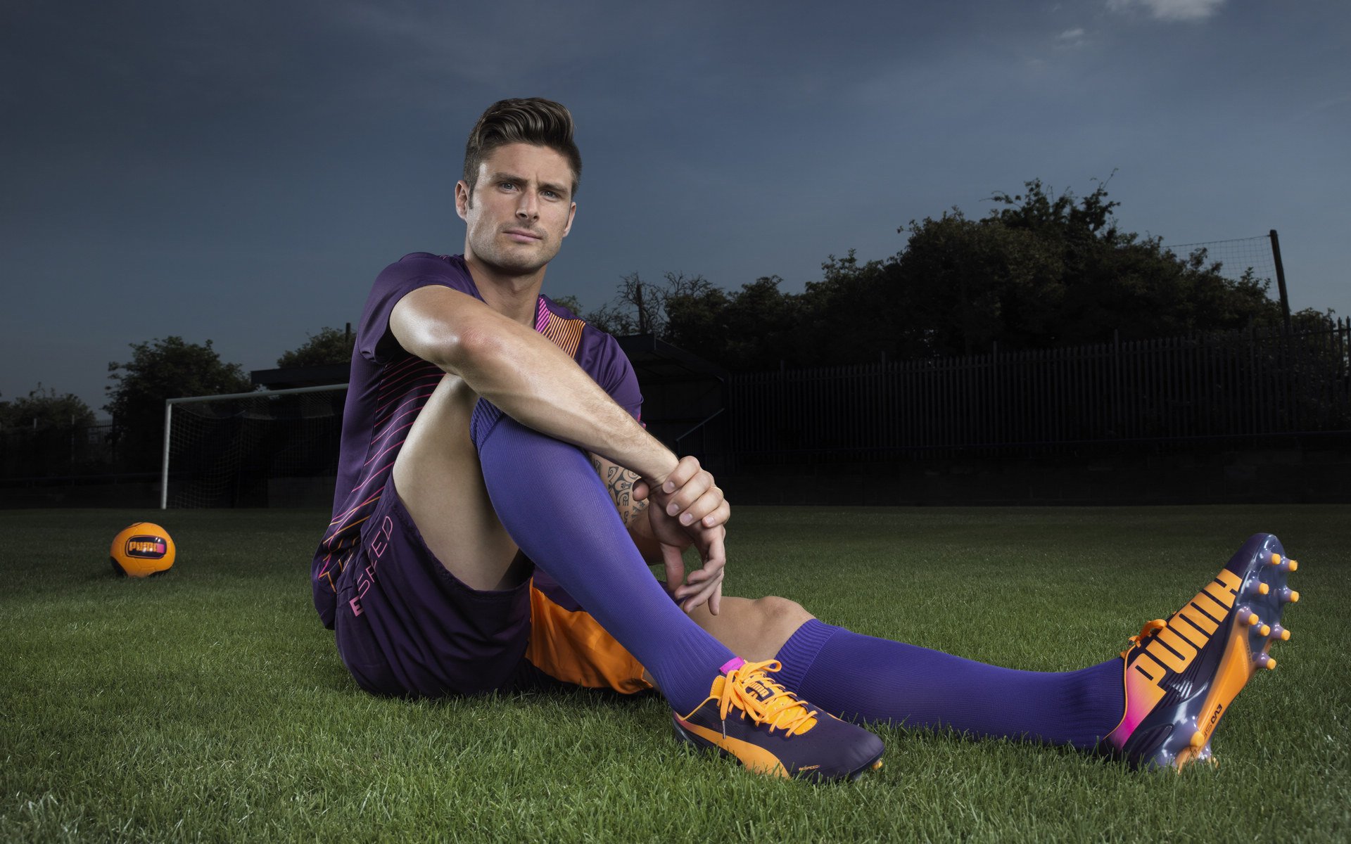 全黑队注重反击速度,进攻转换犀利致命,全黑队战舞